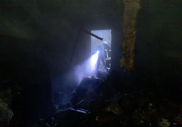 Смертельный пожар: в Запорожье в вагончике погибли три человека