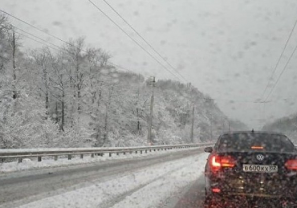 "Завалило": в Крыму выпал апрельский снег, опубликованы фото