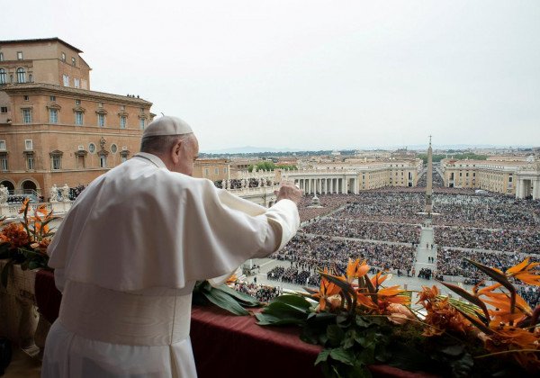 В проповеди на Пасху Папа Римский упомянул конфликт в Украине и теракты на Шри-Ланке