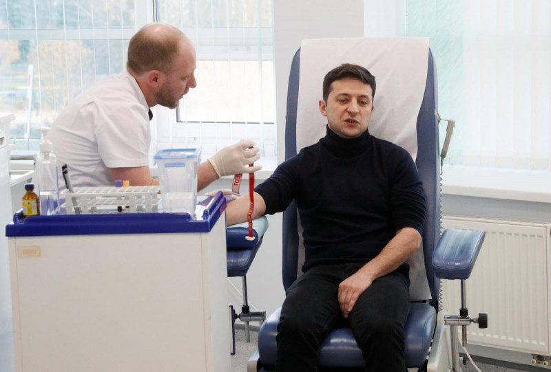 Зеленский объяснил выбор места для сдачи анализов