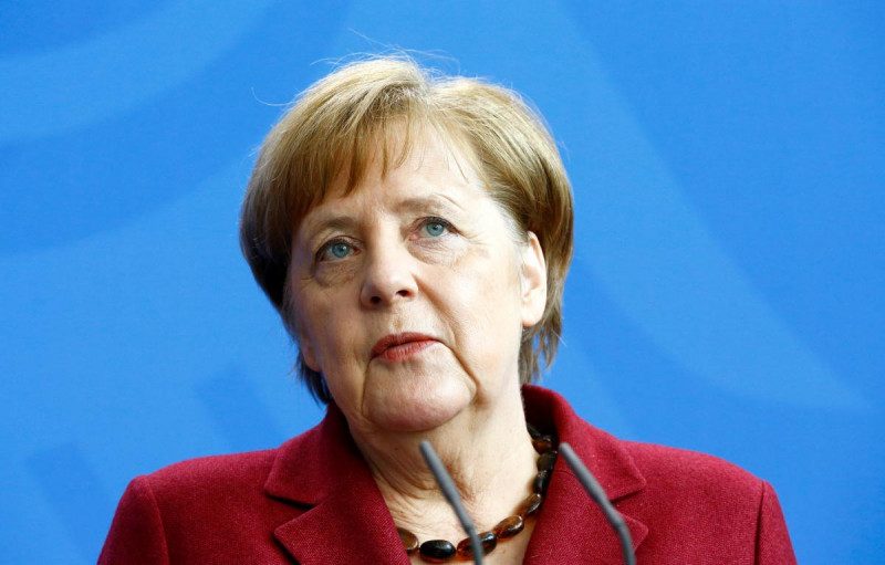 "Я устала, я ухожу": астролог рассказал, что ждет Ангелу Меркель