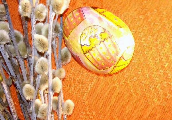 Пасхальные яйца своими руками из салфеток несложно сделать