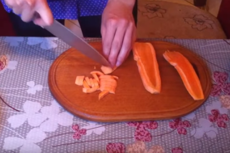 Зеленый борщ классический: как нарезать морковь