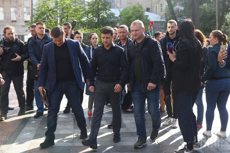 Владимир Зеленский провел встречу с лидерами парламентских фракций