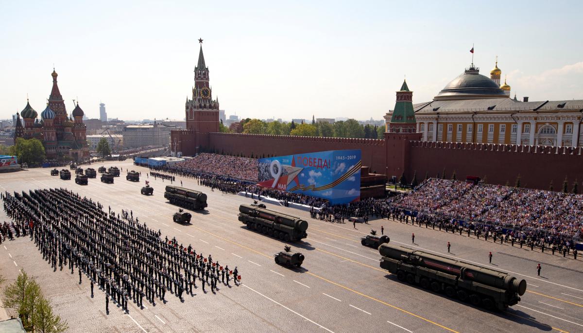 Где смотреть парад победы в москве карта