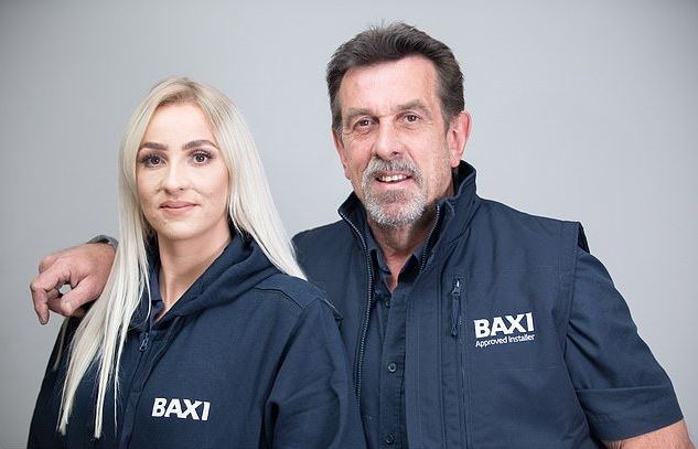 Девушка-сантехник