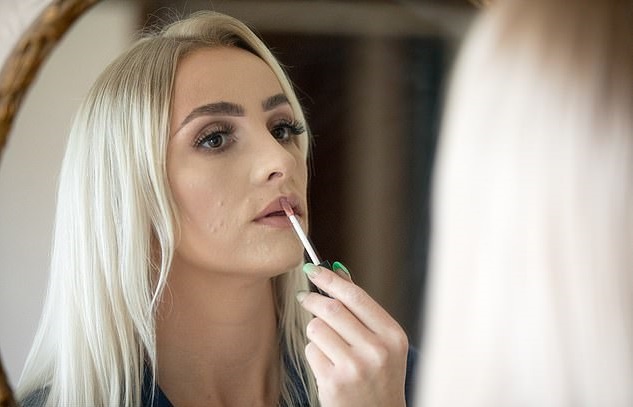 Девушка-сантехник