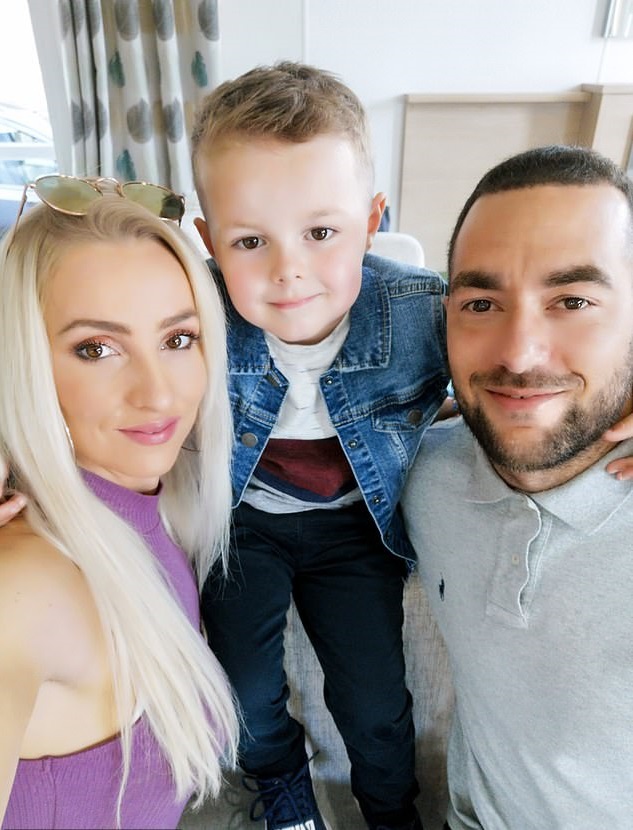 Девушка-сантехник