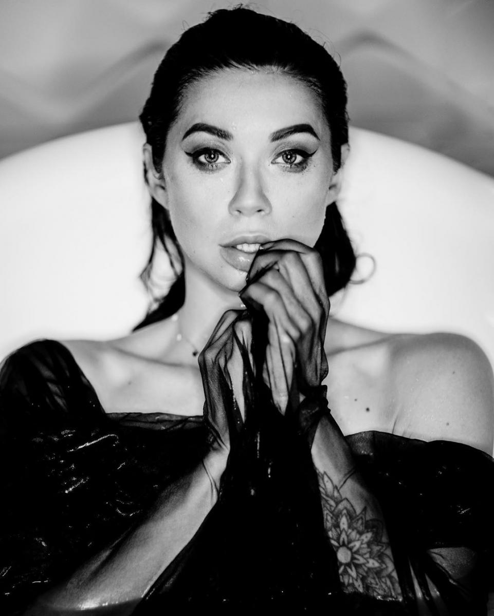 Полина Логунова Полина Логунова