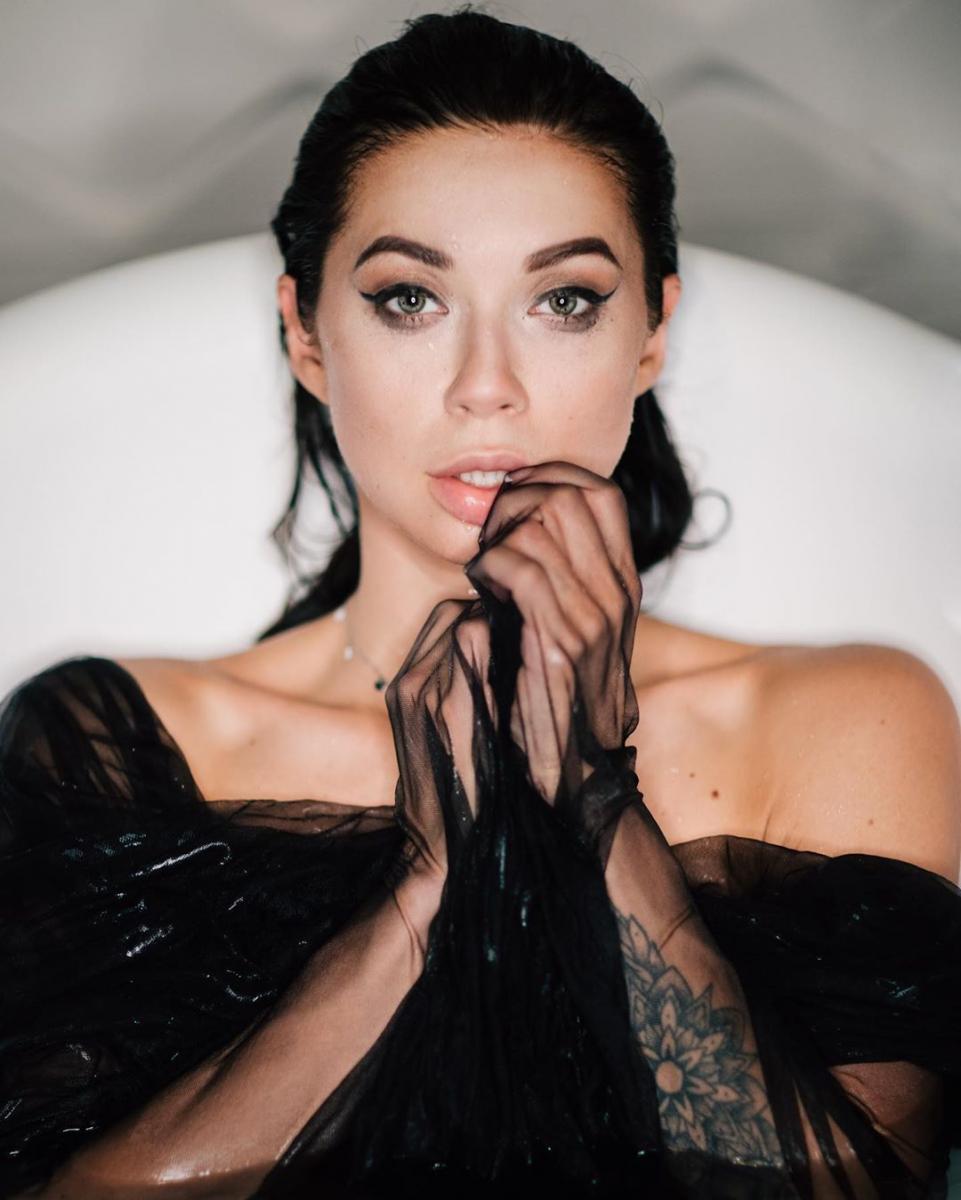 Полина Логунова Полина Логунова