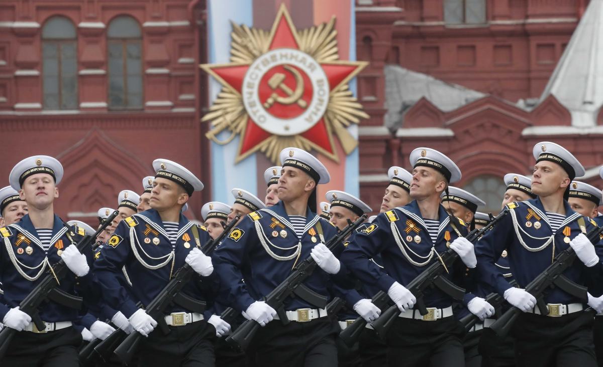 В Москве отменена часть парада Победы