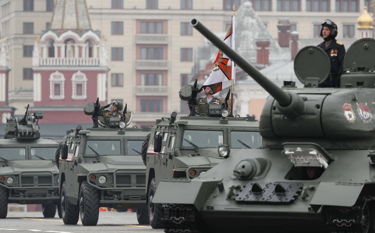 В Москве отменена часть парада Победы