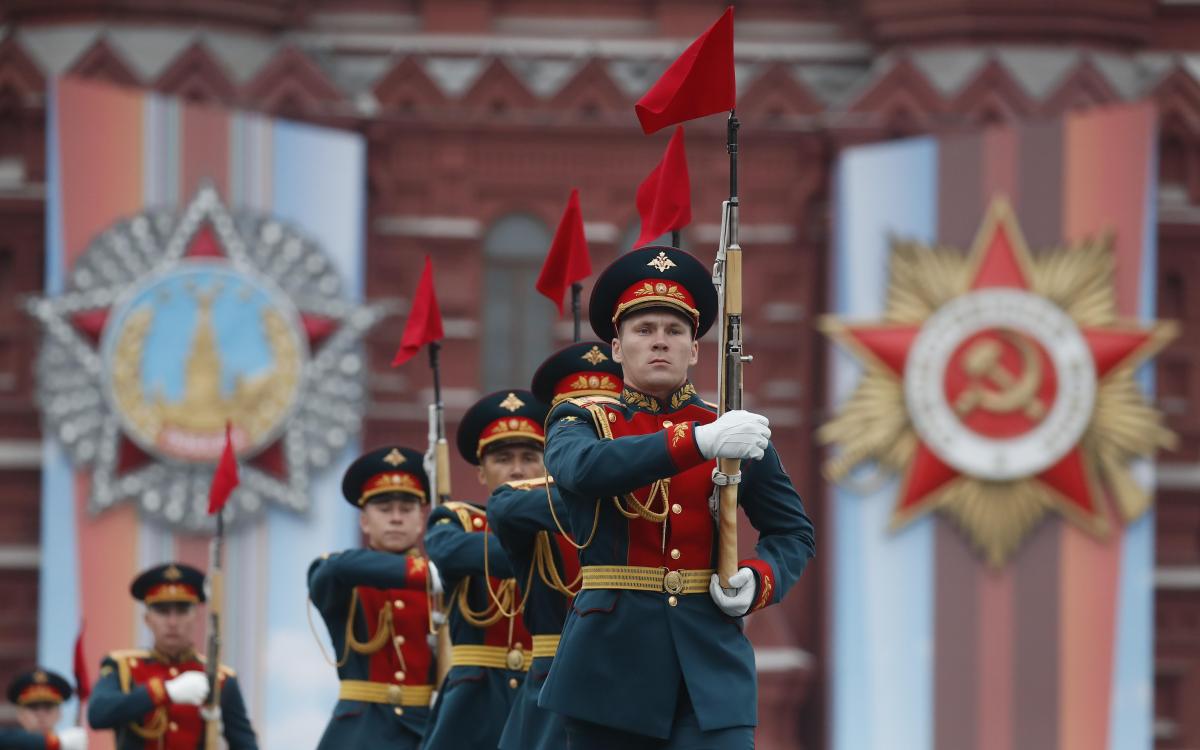 В Москве отменена часть парада Победы