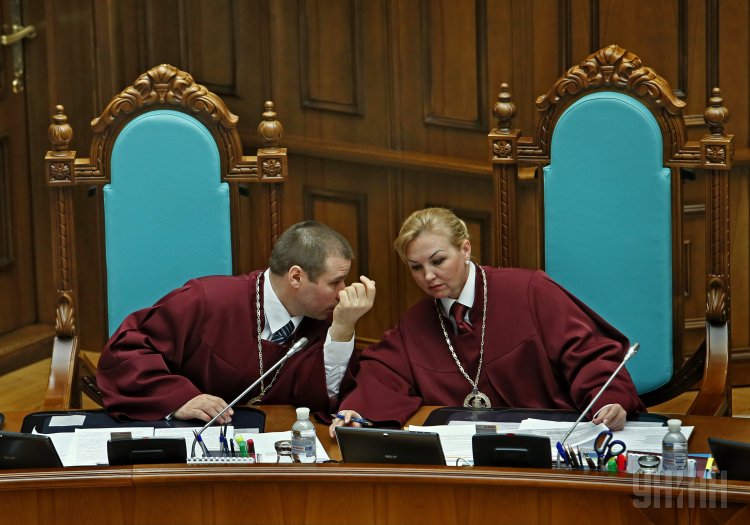Увольнение Шевчука — С поста председателя Конституционного суда уволен Станислав Шевчук, новым главой КС избрана Наталья Шаптала, выяснили журналисты Увольнение Шевчука — С поста председателя Конституционного суда уволен Станислав Шевчук, новым главой КС избрана Наталья Шаптала, выяснили журналисты