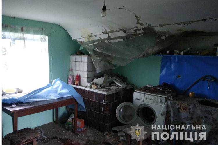 На Тернопольщине в жилом доме взорвалась шаровая молния, опубликованы фото