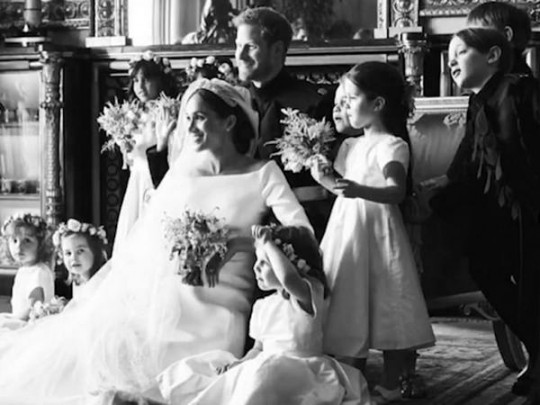Первая годовщина свадьбы: принц Гарри и Меган Маркл показали невиданные доселе фото