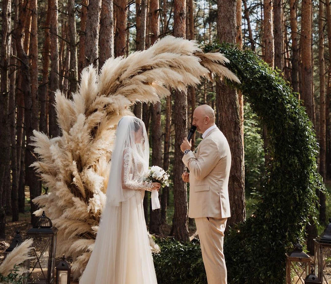 «Навсегда твоя»: Настя Каменских показала редкое свадебное фото