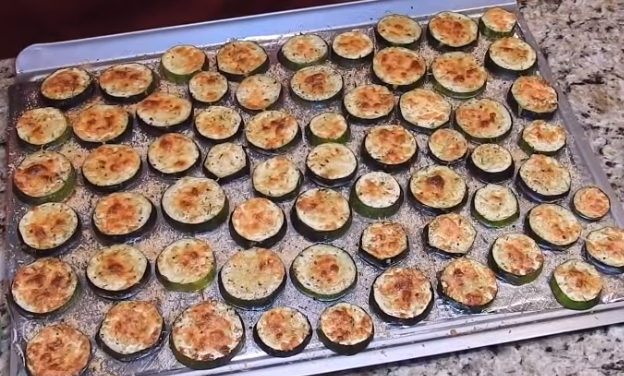 Этапы приготовления пикантных хрустящих кабачков