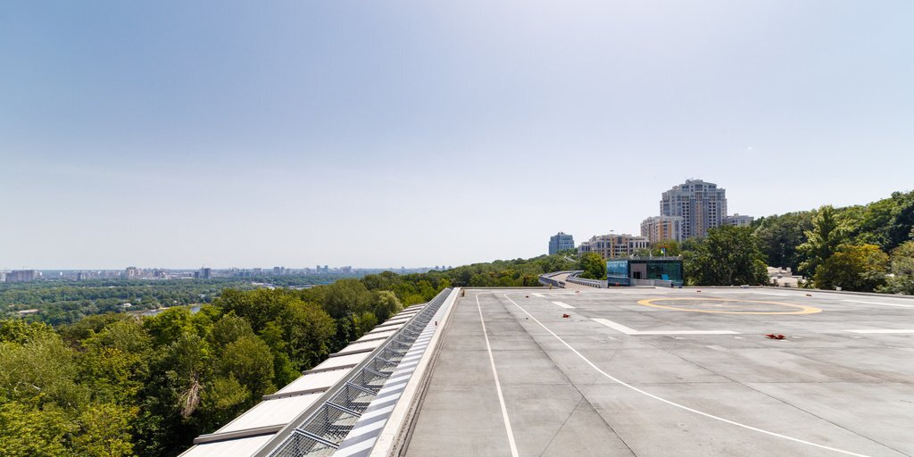 Новое обиталище Зеленского: конгрессно-выставочный центр "Парковый" Новое обиталище Зеленского: конгрессно-выставочный центр "Парковый"