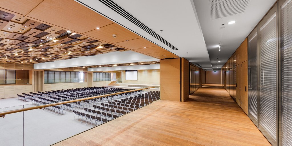 Новое обиталище Зеленского: конгрессно-выставочный центр "Парковый" Новое обиталище Зеленского: конгрессно-выставочный центр "Парковый"