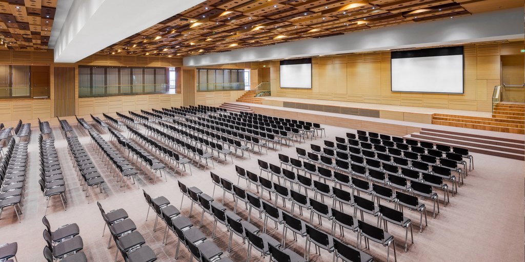 Новое обиталище Зеленского: конгрессно-выставочный центр "Парковый" Новое обиталище Зеленского: конгрессно-выставочный центр "Парковый"