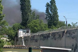 В Одесской колонии произошел бунт с пожаром, побегом заключенных и взятием заложников В Одесской колонии произошел бунт с пожаром, побегом заключенных и взятием заложников