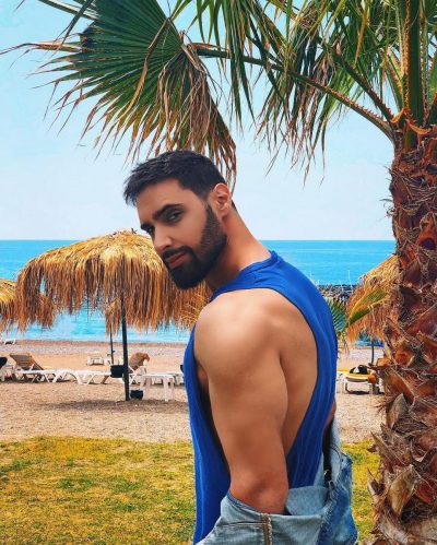 "Трусы лишние!": Виталий Козловский похвастался идеальным торсом на отдыхе