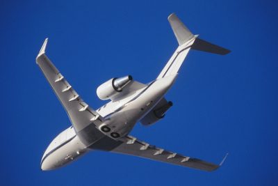 Bombardier Challenger 600 упал в горах / Фото: Universal Images Group