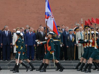 Владимир Путин и Дмитрий Медведев на параде на День Победы 9 мая в Москве