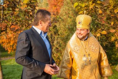 О награждении экс-нардепа от Партии регионов попросил епископ ПЦУ / Фото: Facebook/Александр Драбинко