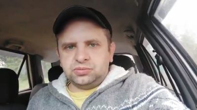 Дончанин жалуется на плохую организацию выдачи паспортов РФ / Фото: скриншот из видео