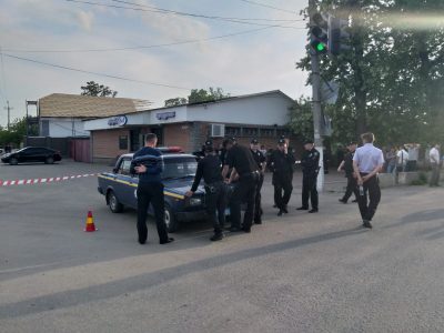 На Луганщине погиб подорвавший себя в банке мужчина, пострадали шестеро