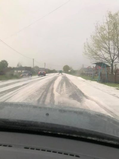 Часть Ивано-Франковщины засыпало градом, опубликованы фото и видео