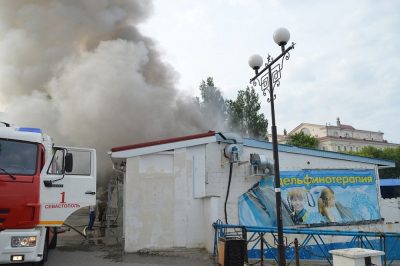 В Крыму сгорел дельфинарий / пресс-служба ГУ МЧС России по Севастополю
