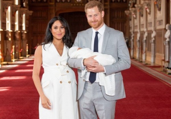 Свершилось: Меган Маркл и принц Гарри впервые показали сына