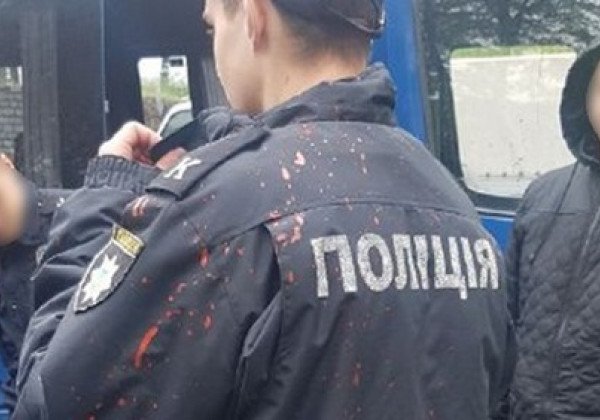 "Победа Колымы над Бухенвальдом": в Днепре участников Марша мира облили краской