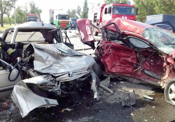 "Погибли дочь, зять и внук": в Днепре столкнулись три авто, опубликованы фото с места ДТП