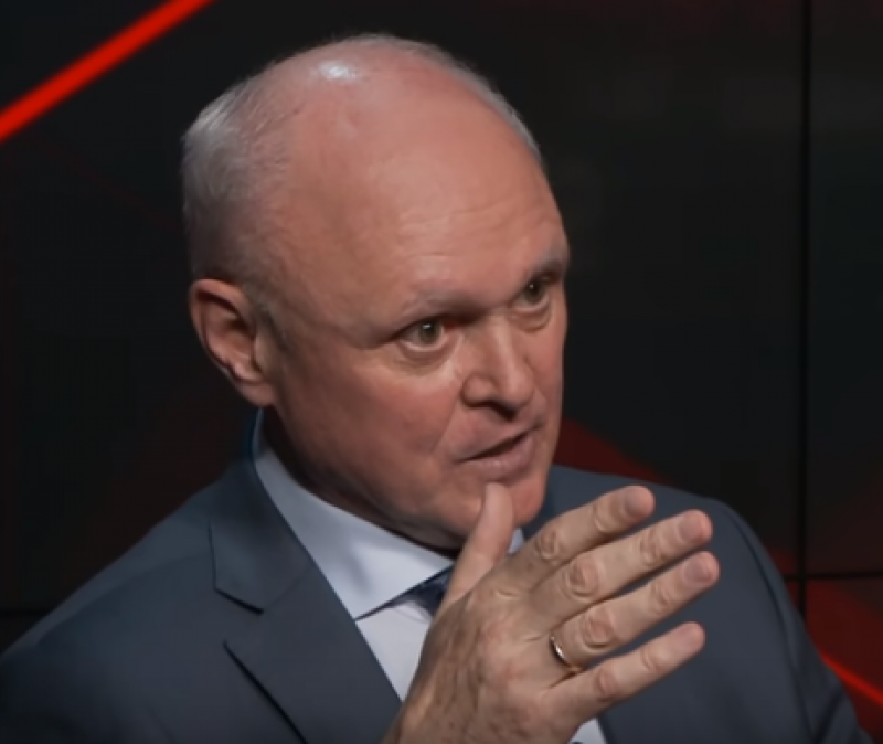 Советник Зеленского сказал, какого министра точно посоветовал бы заменить