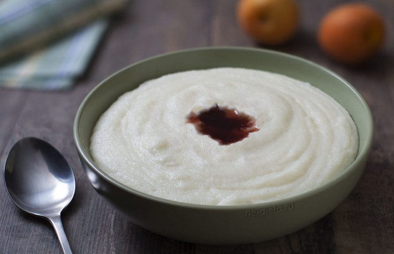 Кулинарный эксперт раскрыл секрет, как варить самую вкусную манную кашу