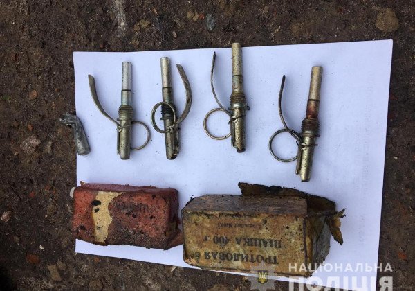 На Киевщине в доме прогремел взрыв, погиб парень На Киевщине в доме прогремел взрыв, погиб парень