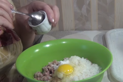 Этапы приготовления фаршированных кабачков на сковороде