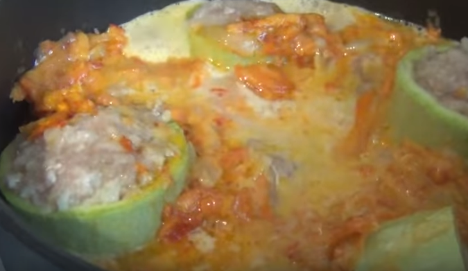 Этапы приготовления фаршированных кабачков на сковороде