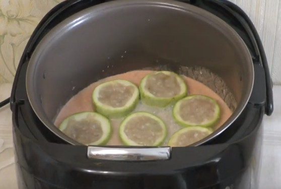 Этапы приготовления фаршированных кабачков в мультиварке