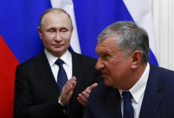 Владимир Путин и его близкий друг, глава Роснефти Игорь Сечин Владимир Путин и его близкий друг, глава Роснефти Игорь Сечин
