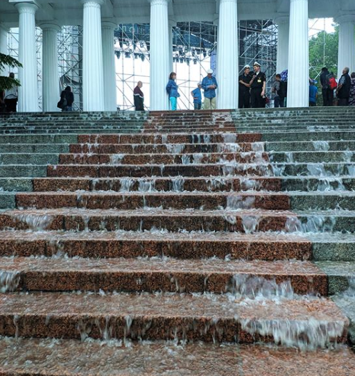 В Севастополе затопило улицы и дворы