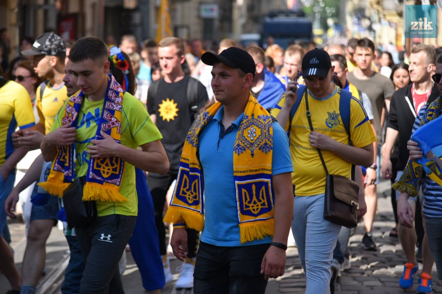 Марш фанов сборной Украины