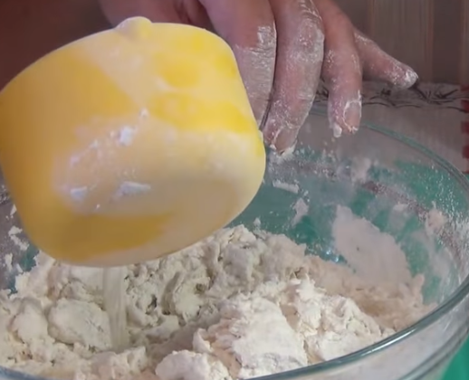 Вареники с вишней на воде варятся около 7 минут