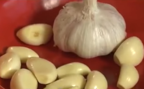 Малосольные огурцы быстро готовятся в пакете