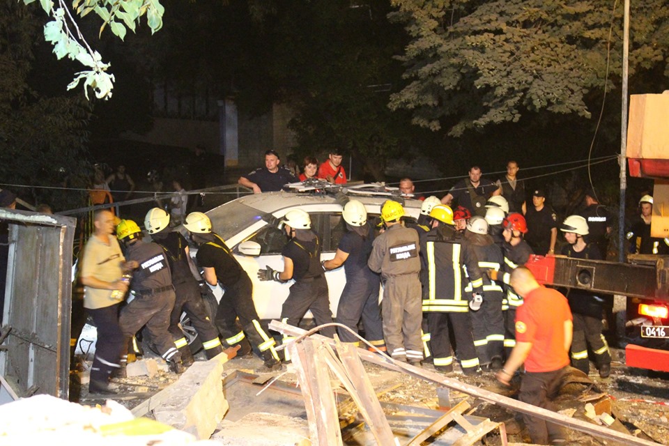 Последствия взрыва в центре Киева Последствия взрыва в центре Киева