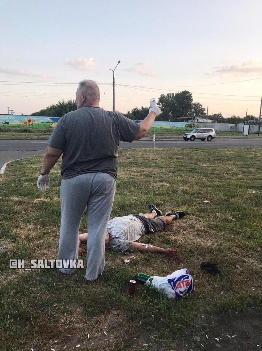 Прохожие вызвали скорую пьяным мужчинам Прохожие вызвали скорую пьяным мужчинам